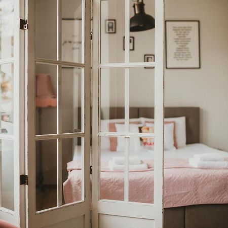 Apartamenty W Kamienicy Sieradz Bagian luar foto
