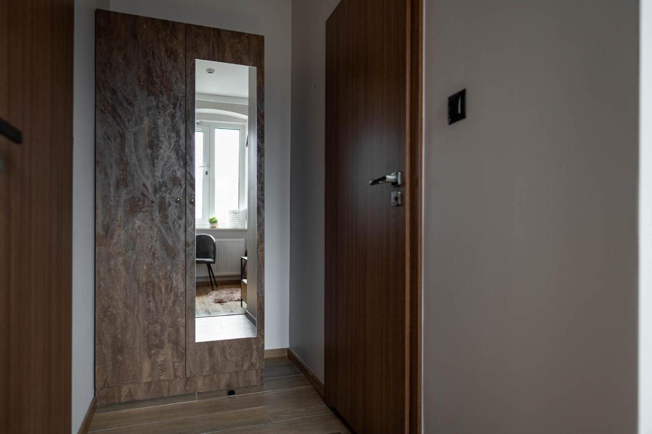 Apartamenty W Kamienicy Sieradz Bagian luar foto