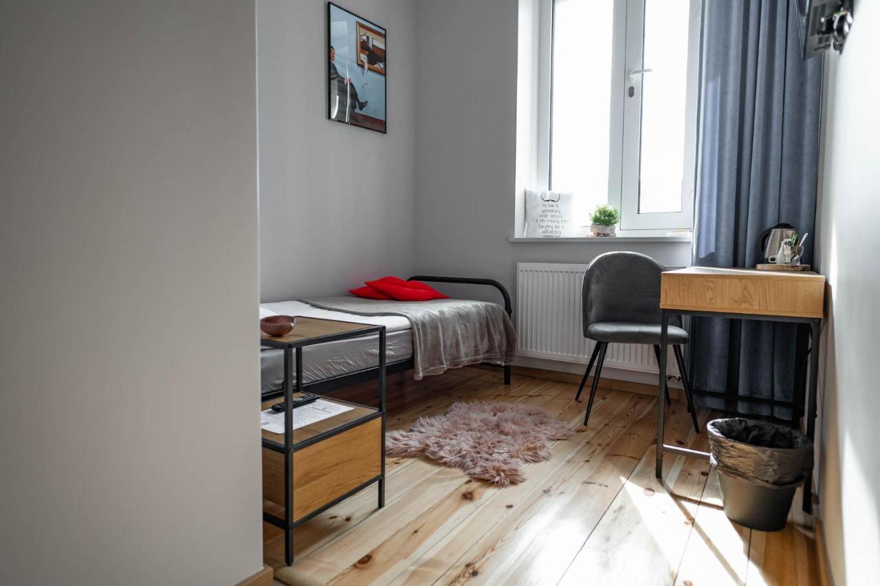 Apartamenty W Kamienicy Sieradz Bagian luar foto