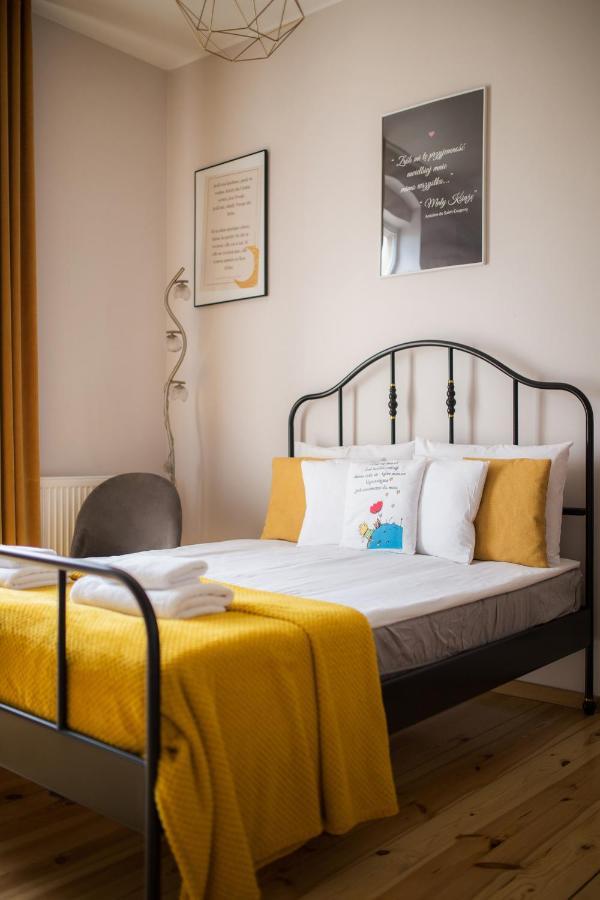 Apartamenty W Kamienicy Sieradz Bagian luar foto