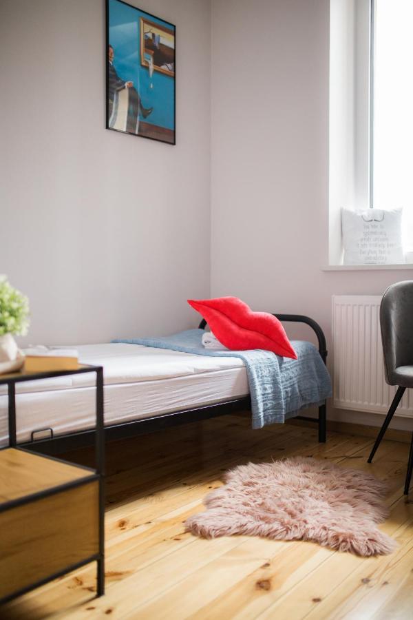 Apartamenty W Kamienicy Sieradz Bagian luar foto
