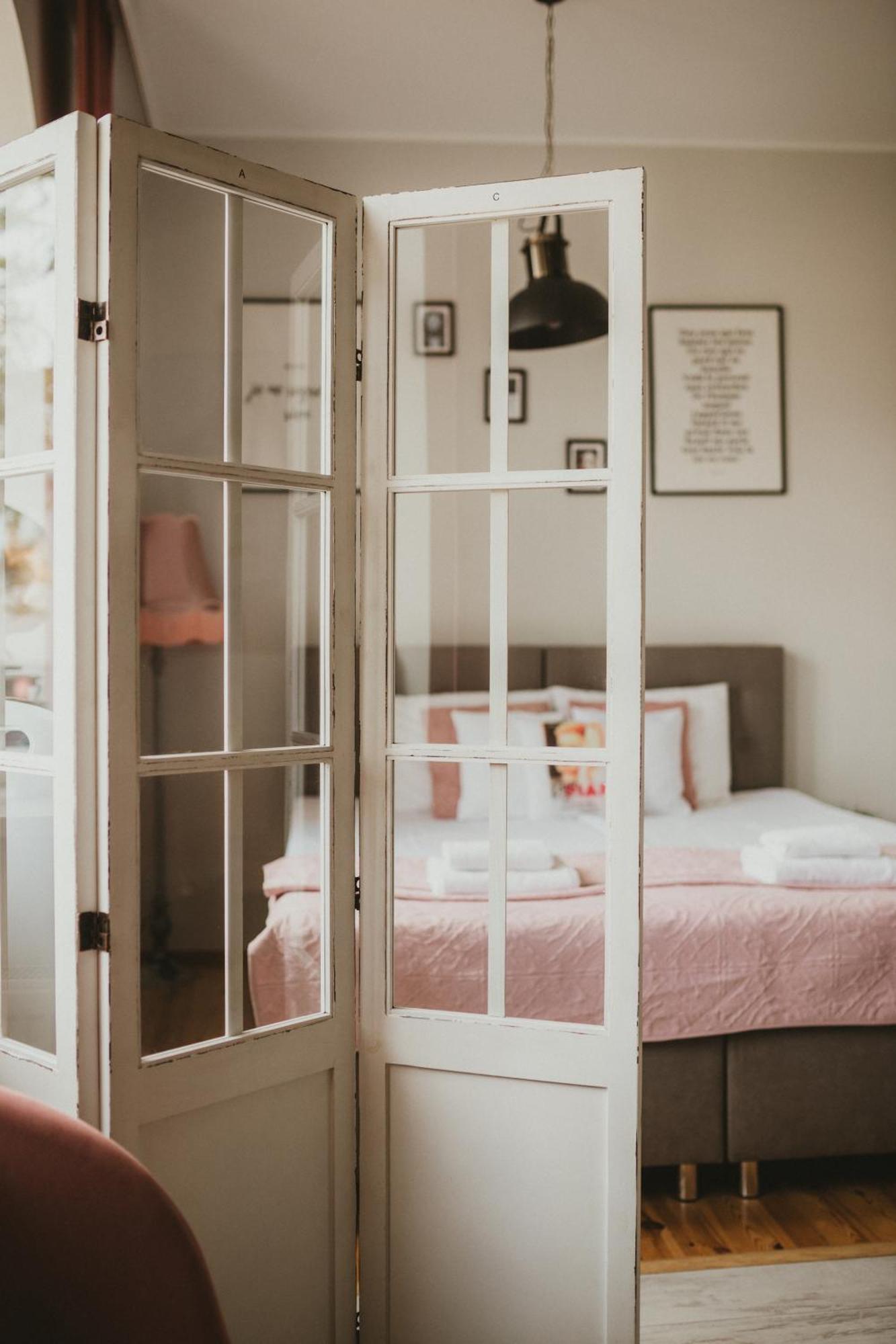 Apartamenty W Kamienicy Sieradz Bagian luar foto